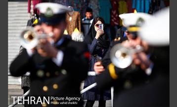 اجرای گروه موزیک به مناسبت سالگرد ورود امام خمینی (ره) 9