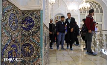 نمایشگاه «رخ دوست»تور تهرانگردی وابستگان نظامی سفارتخانه‌های خارجی مقیم تهران 21