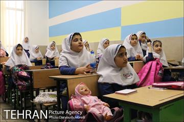 برنامه قطار دانایی در دبستان دخترانه آیین روشن 7