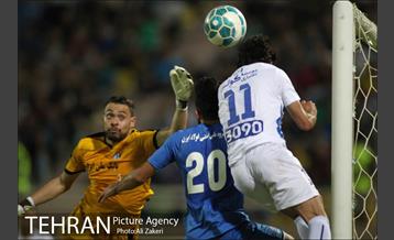 دیدار استقلال خوزستان و استقلال تهران در لیگ برتر فوتبال 3