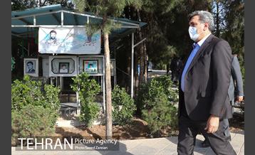 حضور شهردار تهران در بهشت زهرا(س) و مزار شهدای آتش نشان 12