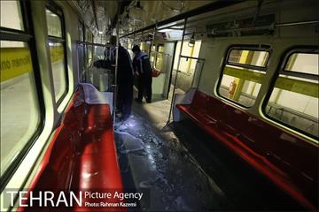 آغاز عملیات ضدعفونی کردن مترو تهران 23
