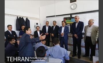 بازدید شهردار تهران از دبیرستان البرز 11