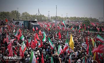 تشییع پیکر آقای شهید ایران - 4 34