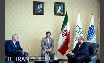 مراسم رونمایی از تندیس پروفسور سمیعی 12