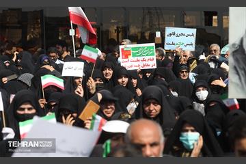 راهپیمایی نمازگزاران نماز جمعه تهران در اعتراض به حوادث اخیر