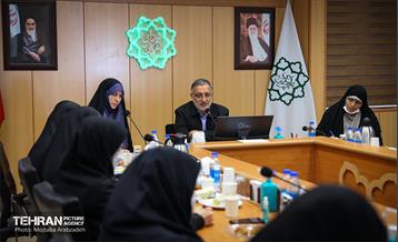 نشست شهردار با بانوان مدیر در شهرداری تهران 6