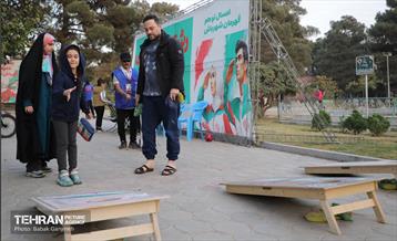 اختتامیه مسابقات ورزشی قهرمانان در منطقه 13 10