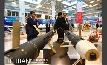 بازدید شهردار از نمایشگاه بزرگ دستاوردهای دفاعی جمهوری اسلامی و نمایشگاه سازندگی ،محرومیت زدایی و خدمات رسانی 5