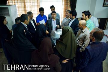 آموزش نحوه عملکرد دستگاه رای گیری الکترونیکی برای اعضای ستاد انتخابات شورایاری ها 4