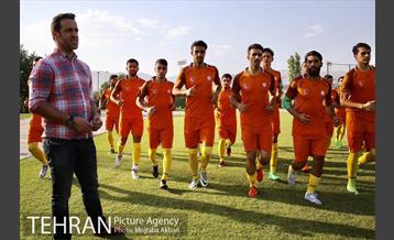 تمرین تیم فوتبال نفت تهران