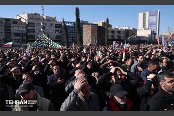 اجتماع مردم تهران در پی شهادت رهبر انقلاب - 1 56