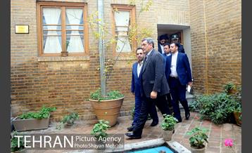 بازدید شهردار تهران از خانه موزه شهید مدرس در روز مجلس 5