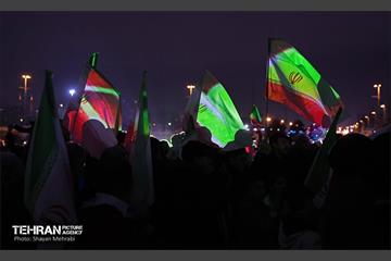 نور افشانی در شب سالگرد پیروزی انقلاب اسلامی - 2 10