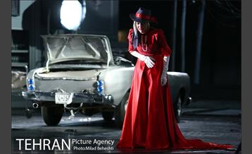 نمایش می سی سی پی نشسته می میرد‎ 25