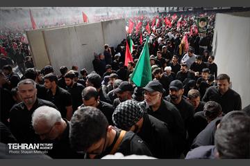 اقامه نماز بر پیکر آقای شهید ایران - 3 6