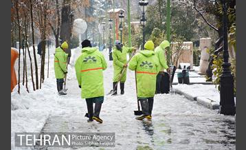 روز برفی تهران در بوستان ملت 30