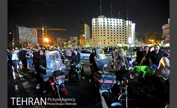 اجرای تغزیه شب عاشورا در میدان ولیعصر(عج) 7