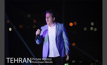 ویژه برنامه شب فیروزه ای در دریاچه شهدای خلیج فارس 4