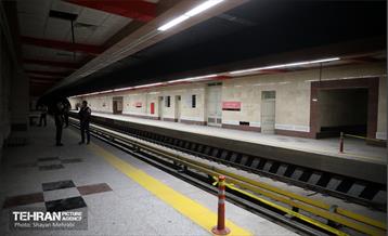 بازدید اعضای کمسیون حمل و نقل شورای اسلامی شهر از ایستگاه مترو شهید رضایی 18