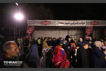 افطاری سیزدهم فروردین در بوستان لاله 13