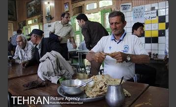 رونمایی از کتاب در گذری بر دروازه غار 25