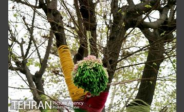 اکران هنرهای محیطی نوروزی در بلوارکشاورز 17