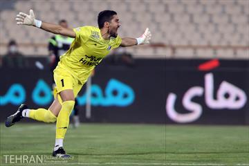 دیدار تیم های فوتبال پرسپولیس و استقلال تهران 36
