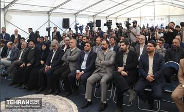 افتتاح ۳ ایستگاه شارژبرقی و رونمایی از تاکسی برخط 33