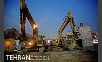 هم‌اکنون؛ جمع‌آوری کارگاه عمرانی میدان هفت تیر 13