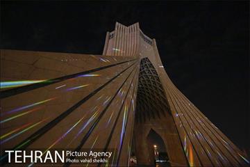 هزار توی زمان در برج آزادی 8