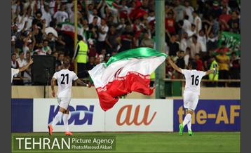 دیدار تیم‌های ملی فوتبال ایران و ازبکستان