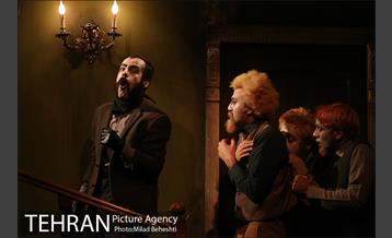 نمایش بی پدر‎ 6