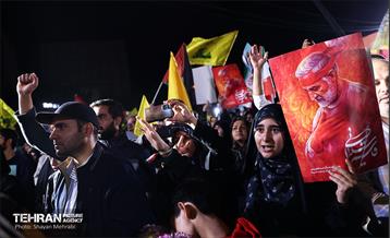 شادی مردم تهران پس از حمله موشکی ایران 25