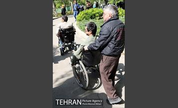 مراسم عیدانه معلولان در پارک بعثت 20