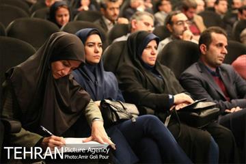 همایش نشست راه کارهای حفظ و نگهداشت انگیزش کارکنان در شرایط دشوار اقتصادی 6