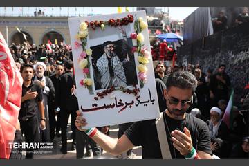 اقامه نماز بر پیکر آقای شهید ایران - 1 26