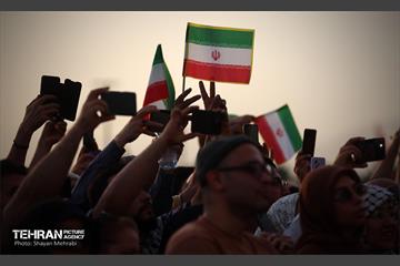 اجرای ارکستر سمفونیک تهران در میدان آزادی 33