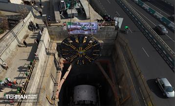 مونتاژ قطعه اصلی دومین دستگاه TBM خط 10 22