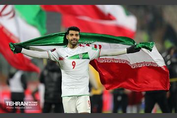 جشن و شادی بازیکنان و کادر فنی تیم ملی ایران پس از صعود به جام جهانی 2022