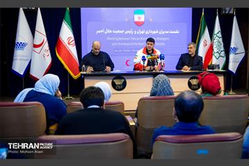 نشست مدیران شهرداری تهران با رئیس جمعیت هلال احمر 24