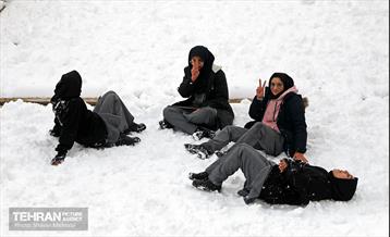 تهران برفی از نمای برج میلاد 61