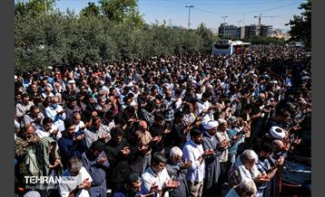 در حاشیه نماز جمعه تهران به امامت رهبر انقلاب 24