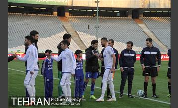 دیدار تیم‌ های فوتبال استقلال تهران و استقلال خوزستان