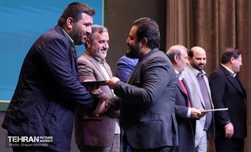 آیین تجلیل از برگزیدگان مناطق 22 گانه 26