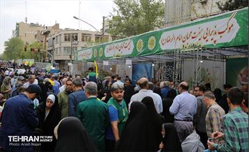 خدمت‌رسانی مواکب منطقه10 به نمازگزاران عید سعید فطر 23
