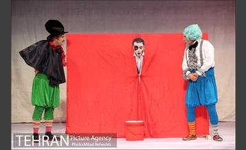 نمایش مخ پریشون های شلم‎ 10