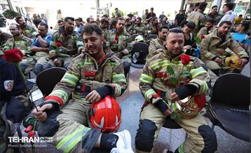 مسابقه پله‌نوردی آتش‌نشانان در برج میلاد 58