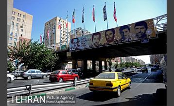 نصب تصاویر مربوط به دوران دفاع مقدس در معابر پایتخت 15