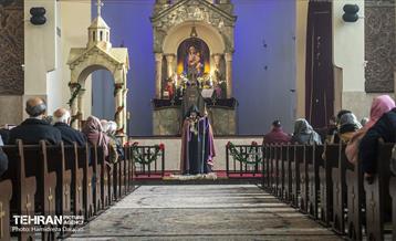 آیین عشای‌ ربانی در کلیسای سرکیس مقدس  35